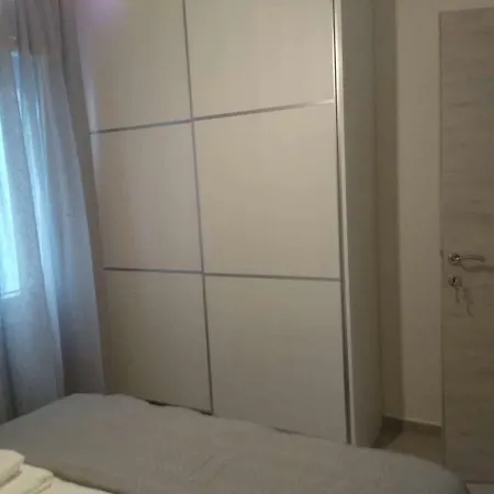 Petrani 1 * Néa Péramos